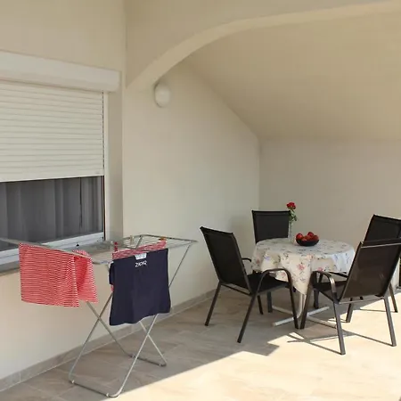 Floor Apartment *